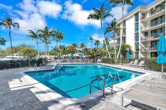 view of swimming pool