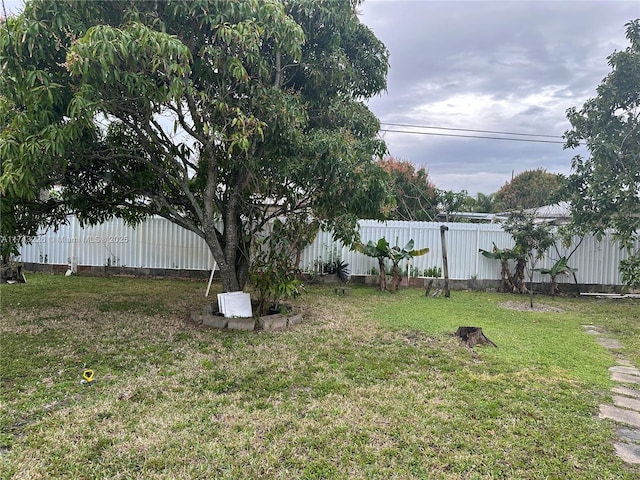 view of yard featuring fence