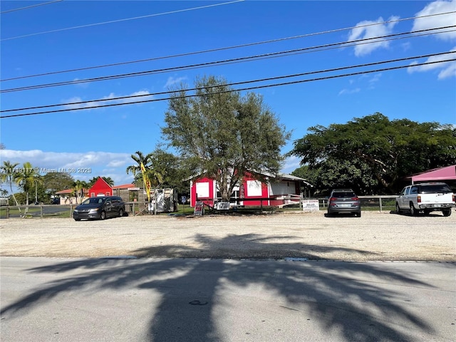 view of front of property