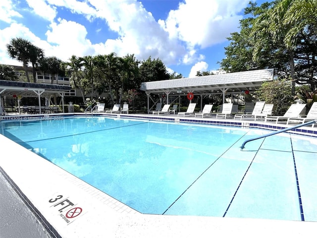 5102 NW 36th St Unit 611, Lauderdale Lakes, FL 33319 - view of community pool