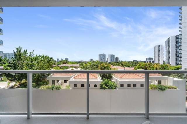 20281 E Country Club Dr Unit 403, Aventura, FL 33180 - balcony with a view of skyline