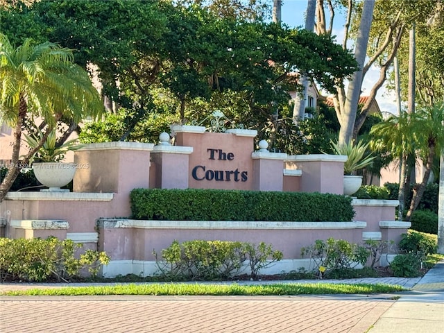 view of community / neighborhood sign