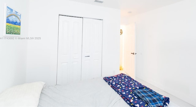 bedroom featuring a closet