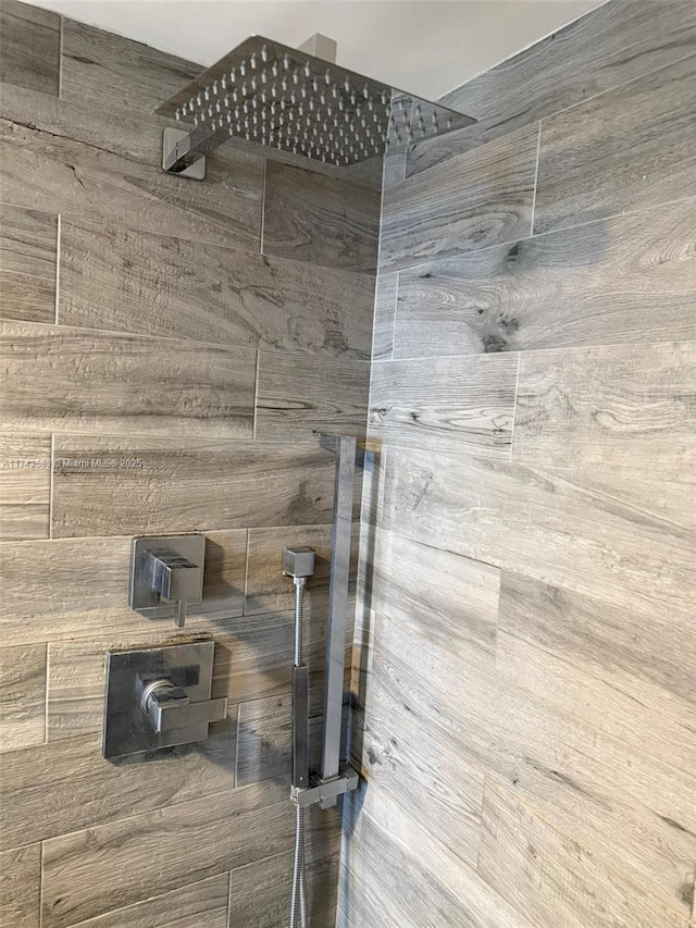 2780 NE 183rd St Unit 2109, Aventura, FL 33160 - full bath featuring a tile shower