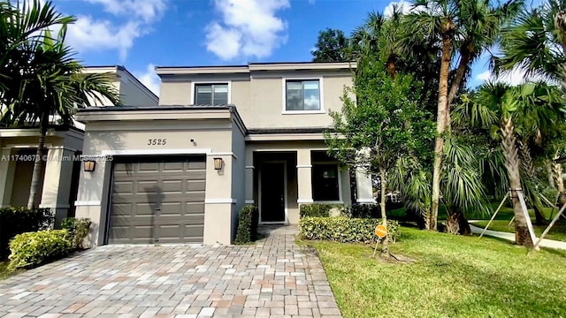 view of front of property featuring a front lawn