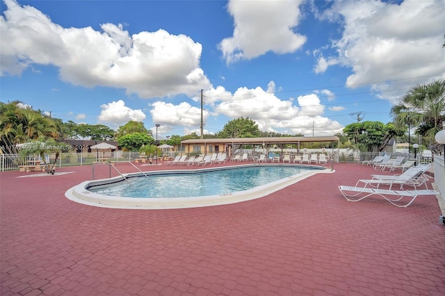 view of swimming pool