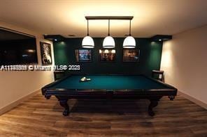 playroom featuring hardwood / wood-style flooring and billiards