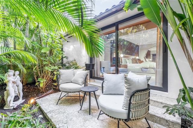 2415 San Domingo St, Coral Gables, FL 33134 - view of patio / terrace
