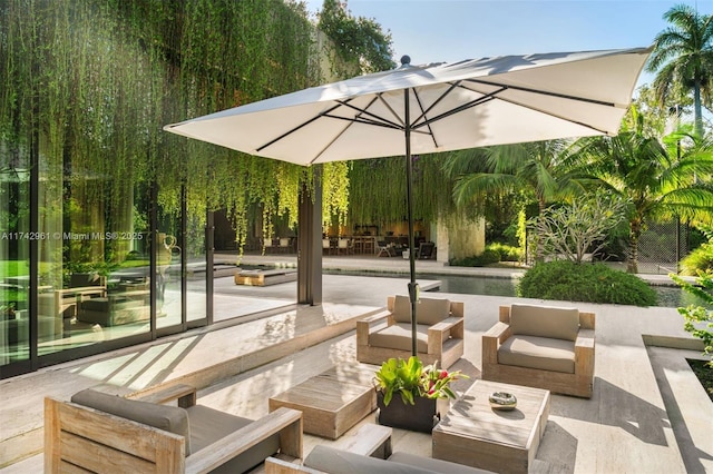 4725 Davis Rd, Miami, FL 33143 - surrounding community featuring an outdoor living space and a patio area