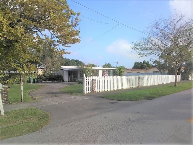 view of front of property