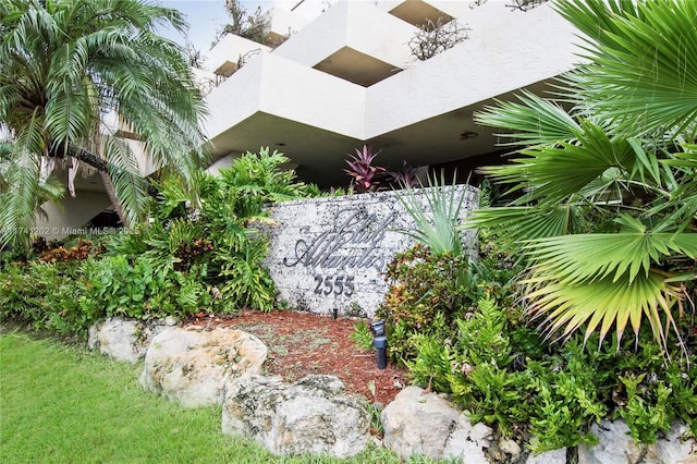 2555 Collins Ave Unit 403, Miami Beach, FL 33140 - view of yard