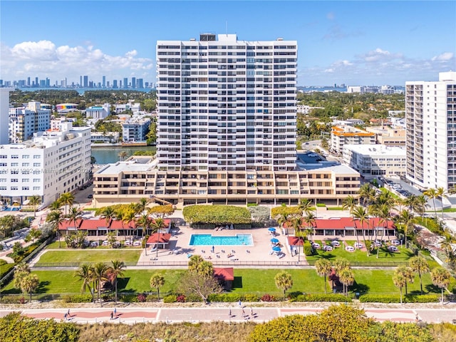 2555 Collins Ave Unit 403, Miami Beach, FL 33140 - aerial view of city skyline and a pool area