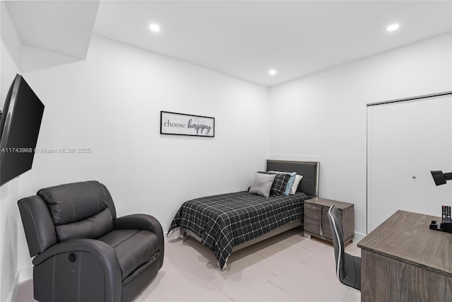 bedroom featuring a closet