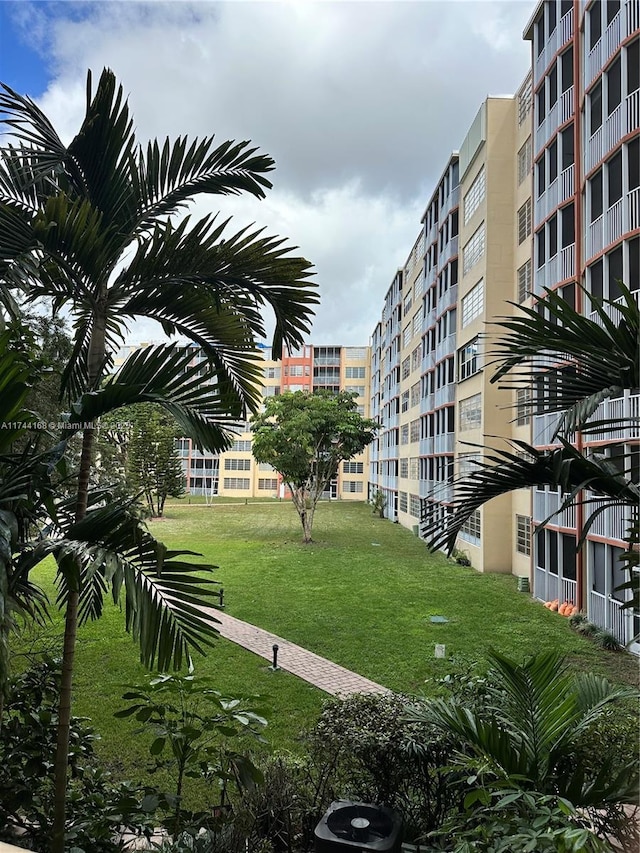 1750 NE 191st St Unit 225-4, Miami, FL 33179 - view of property's community with a lawn