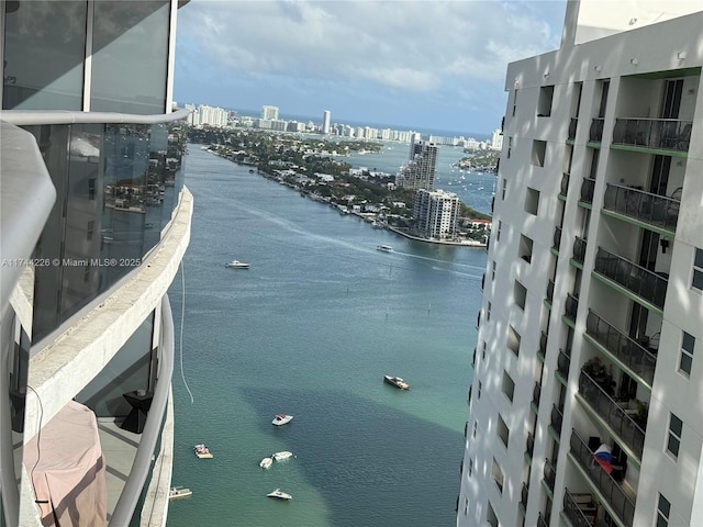 water view featuring a view of city