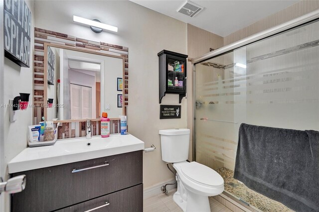 9007 Vineyard Lake Dr Unit 9007, Plantation, FL 33324 - bathroom with an enclosed shower, vanity, and toilet