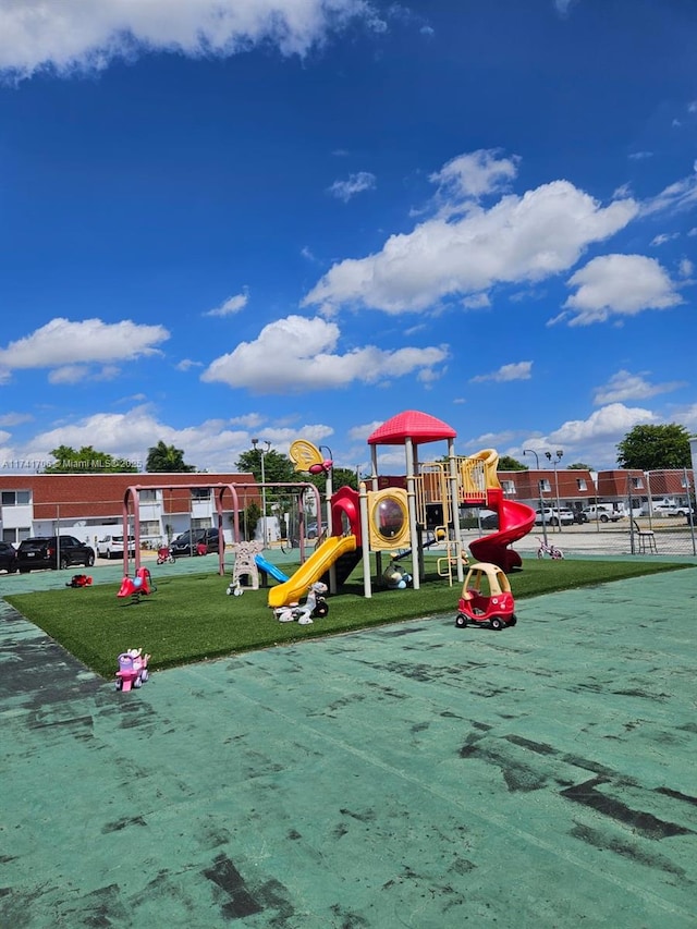 10800 NW 7th St Unit 3B, Miami, FL 33172 - view of community jungle gym