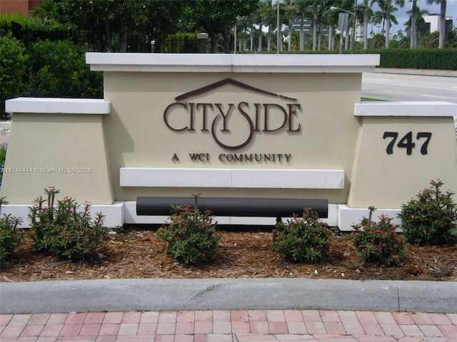 view of community / neighborhood sign