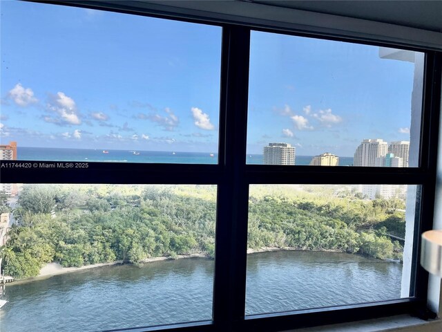 936 Intracoastal Dr Unit 20E, Fort Lauderdale, FL 33304 - property view of water featuring a city view