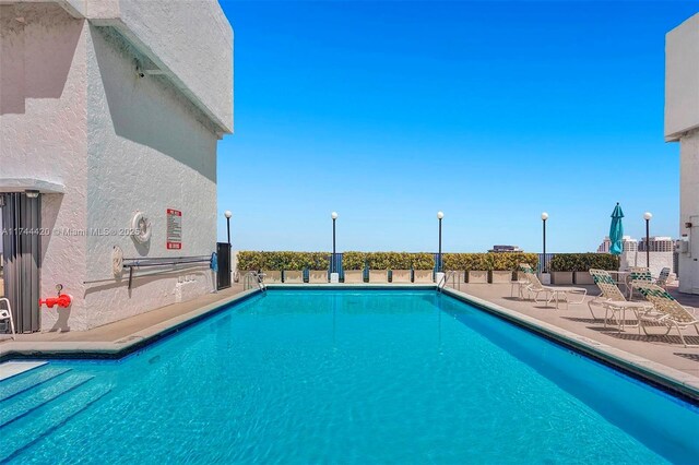 936 Intracoastal Dr Unit 20E, Fort Lauderdale, FL 33304 - community pool featuring a patio area