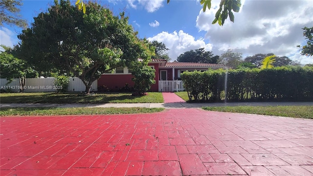 view of front of house