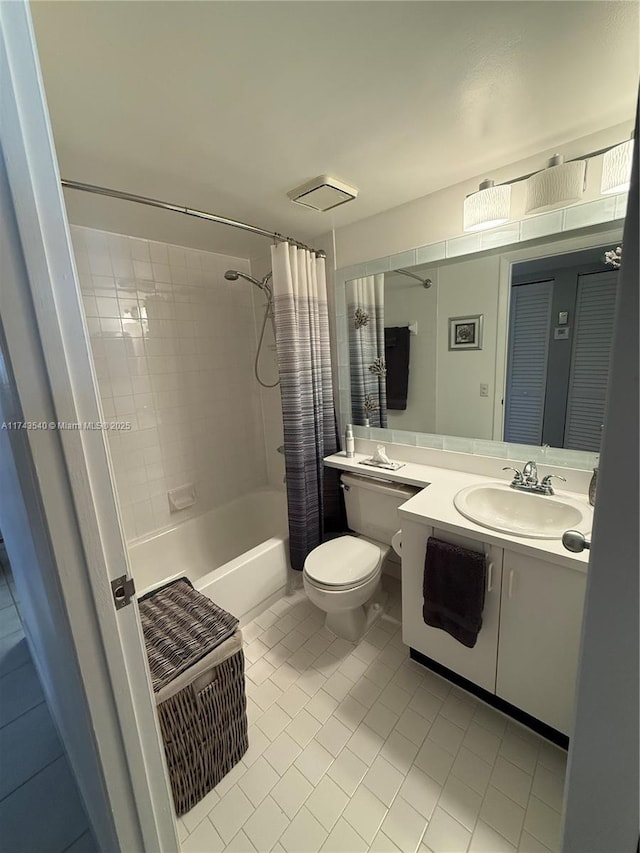 609 Waterside Dr Unit 609, Hypoluxo, FL 33462 - full bathroom with tile patterned flooring, vanity, and shower / tub combo with curtain