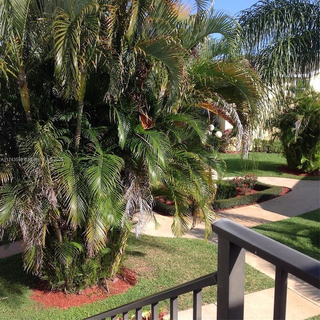 609 Waterside Dr Unit 609, Hypoluxo, FL 33462 - view of grassy yard