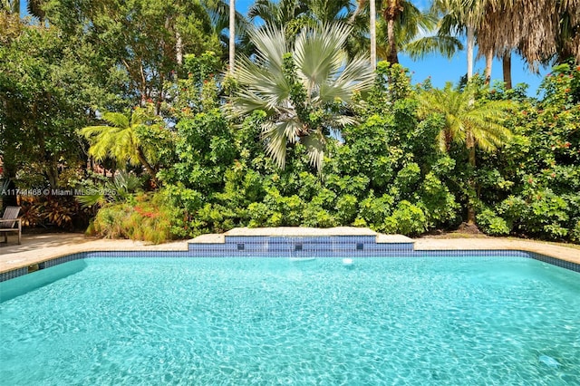 2061 NE 207th St, Miami, FL 33179 - view of swimming pool