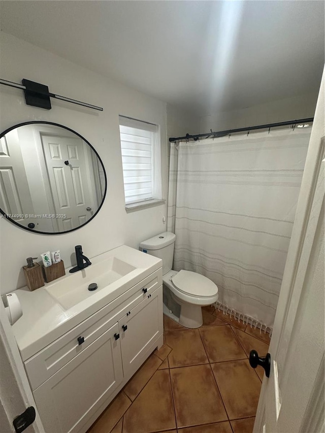 541 NE 199th Ln Unit 2X, Miami, FL 33179 - full bath featuring toilet, vanity, and tile patterned floors