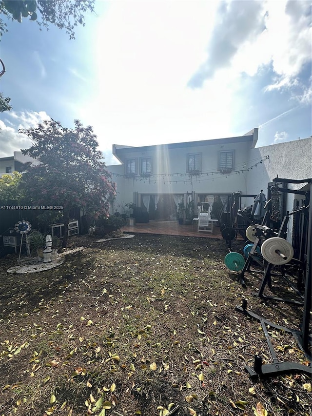 541 NE 199th Ln Unit 2X, Miami, FL 33179 - view of yard with fence