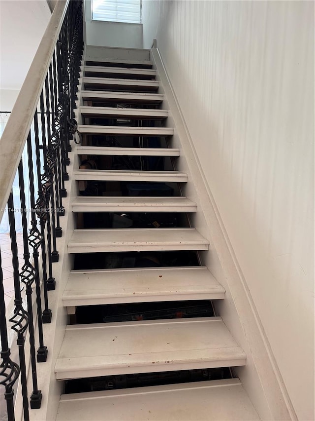 541 NE 199th Ln Unit 2X, Miami, FL 33179 - view of stairs
