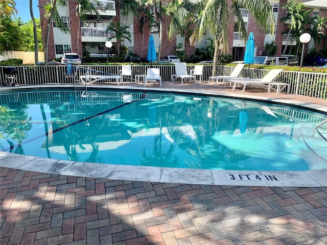 view of swimming pool