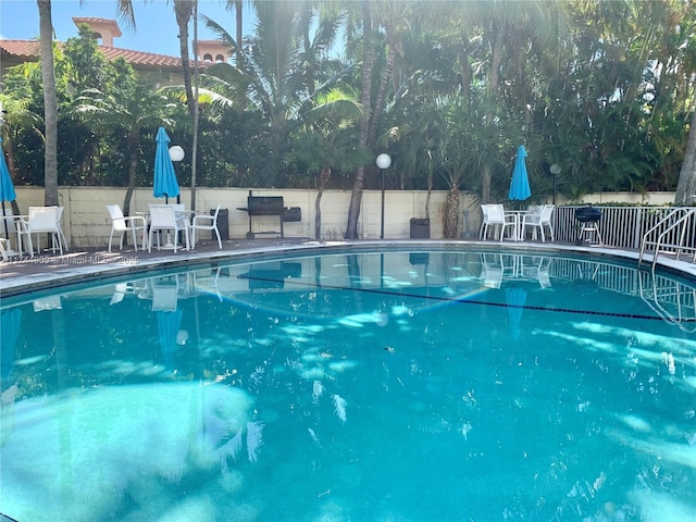view of swimming pool