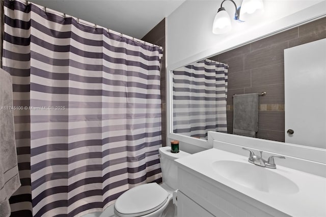 3005 NW 48th Ave Unit 3005, Coconut Creek, FL 33063 - full bath with toilet, vanity, and curtained shower