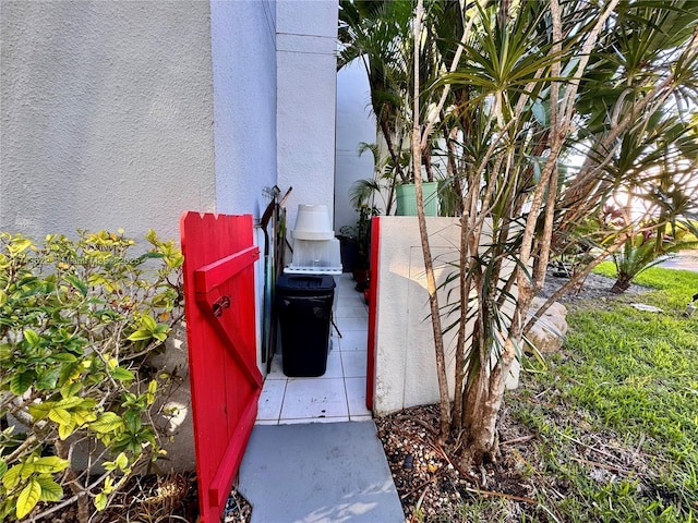 3007 NE 183rd Ln Unit 7, Aventura, FL 33160 - details with stucco siding