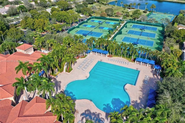 bird's eye view with a water view