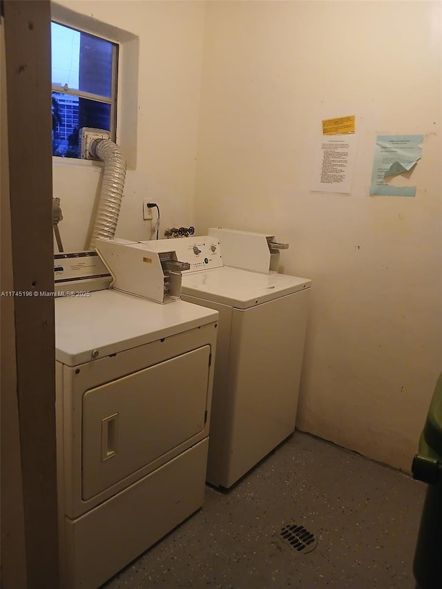3181 S Ocean Dr Unit 107, Hallandale Beach, FL 33009 - laundry area featuring independent washer and dryer