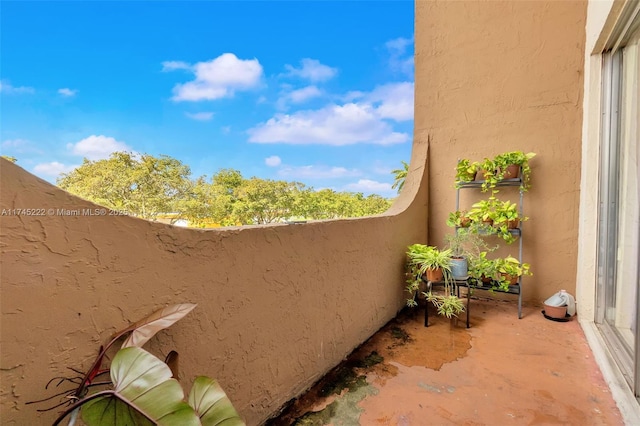 exterior space featuring a balcony