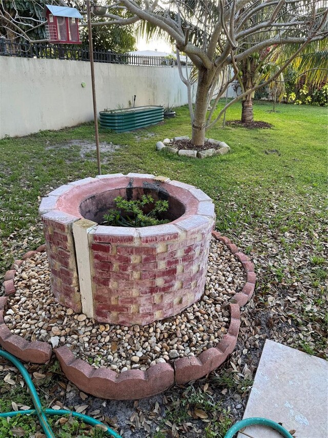 2770 NW 164th Ter, Miami Gardens, FL 33054 - view of yard featuring fence