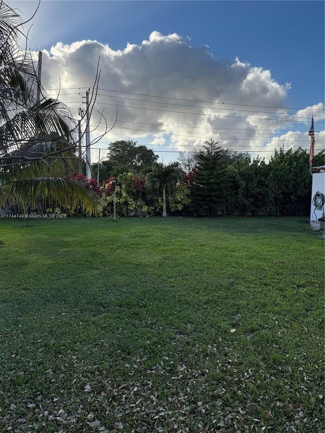 2770 NW 164th Ter, Miami Gardens, FL 33054 - view of yard
