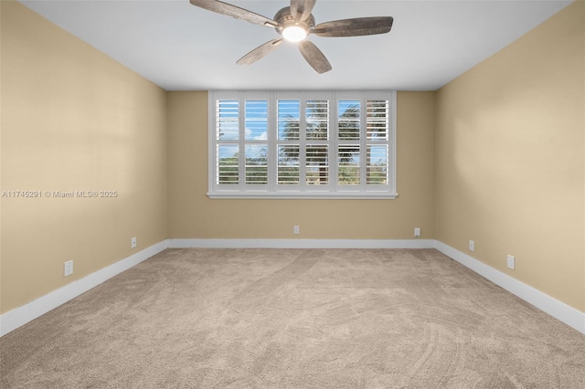 unfurnished room with light carpet and ceiling fan