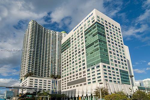 185 SW 7th St Unit 503, Miami, FL 33130 - view of property featuring a city view