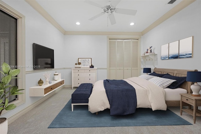 bedroom with a closet, carpet flooring, ceiling fan, and recessed lighting