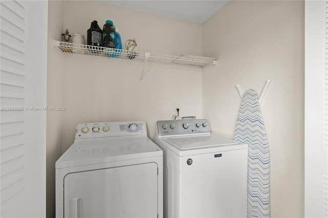 2866 S University Dr Unit 5307, Davie, FL 33328 - washroom featuring laundry area and washing machine and dryer