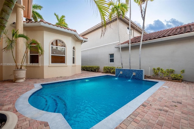 view of swimming pool