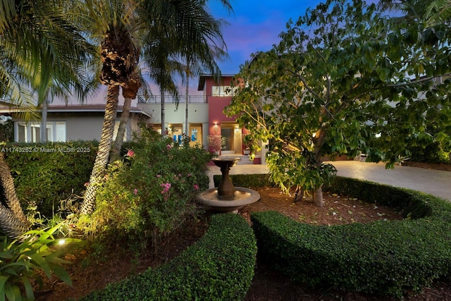 view of front of home featuring stucco siding