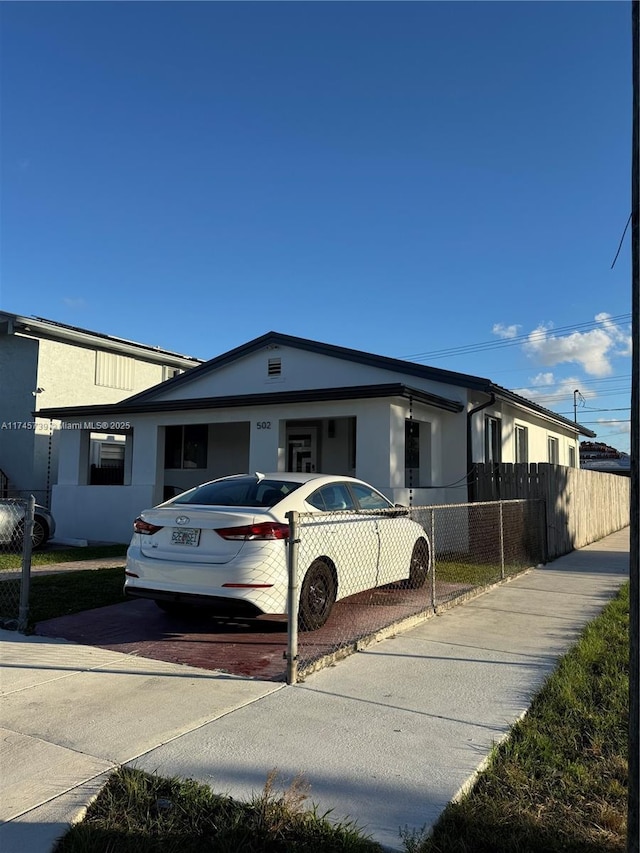 view of front of property