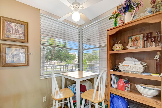 dining room with ceiling fan