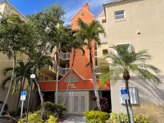 8225 Lake Dr Unit 502, Doral, FL 33166 - photo 2
