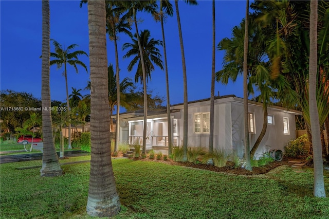 view of front of house featuring a front yard